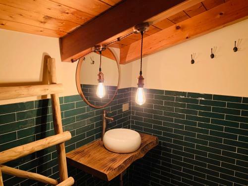 Charming Attic Apartment With Spacious Balcony & Swimming Pool