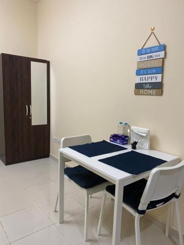 Apartamento Entire Studio Flat In Sharjah.