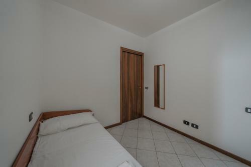 Apartamento Trilocale A Pochi Passi Dal Lago Con Posto Auto