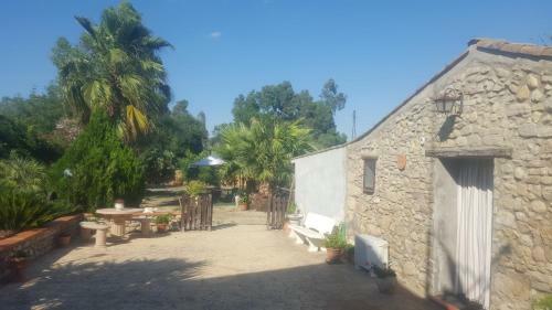 La Collina Delle Ginestre