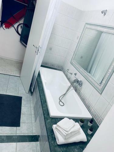 B&B Adc Home