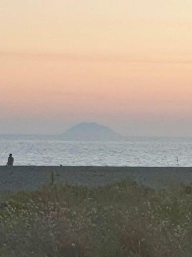 Casa Vista Mare Su Tre Piani Con Giardino