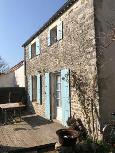 Maison Authentique, Pierres De Taille, Chemin�e.