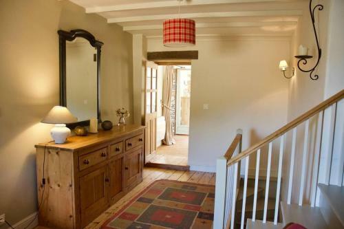 Characterful 3-bed House In Saint-ythaire