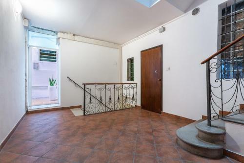Ferrara Mayr White Apartment