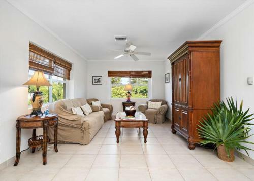 Hut Pointe #4 By Eleuthera Vacation Rentals