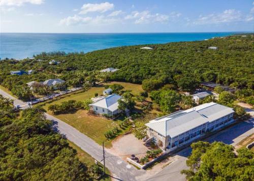 Hut Pointe Main House By Eleuthera Vacation Rentals