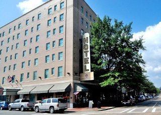 The Governor Dinwiddie Hotel