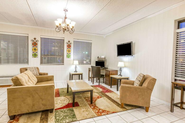Hotel Days Inn Syracuse University