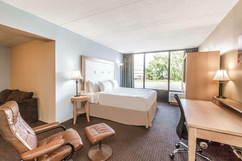 Hotel Days Inn Syracuse University