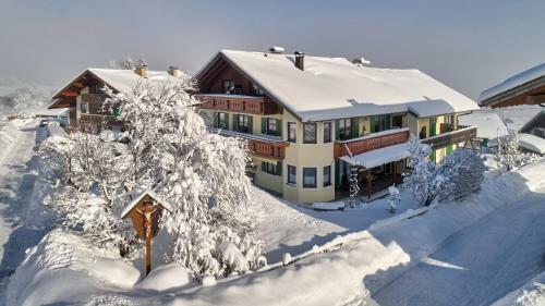 Hostal G�stehaus Alpina