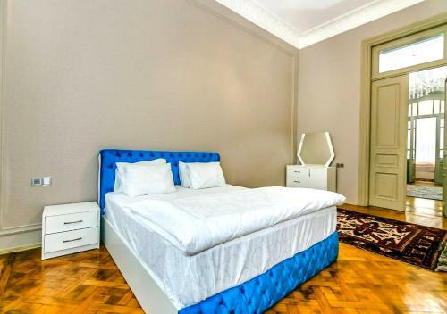 Apartment On Gazelli - Nizami St
