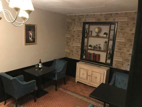 Hostal La Petite Auberge