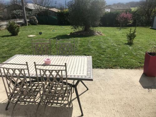 Villa Maison Chaleureuse Avec Jardin 1500m2