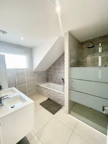 Maison D'architecte Standing - Proche De La C�te