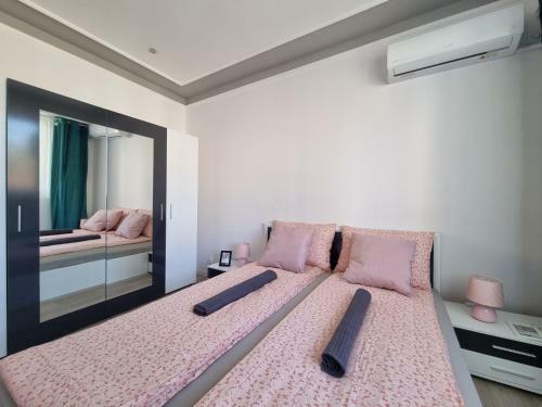 Luxury Two Bedroom Apartment With Free Parking