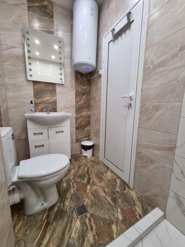 Luxury Two Bedroom Apartment With Free Parking
