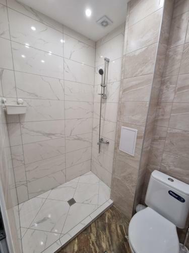Luxury Two Bedroom Apartment With Free Parking