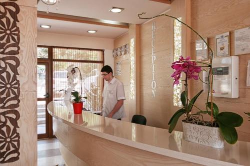 Hotel ??????????