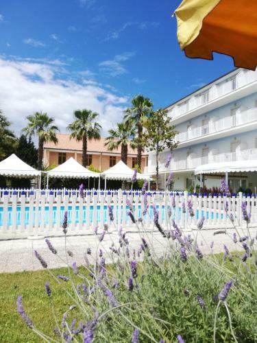 Hotel Centro Vacanze Domus M.g.