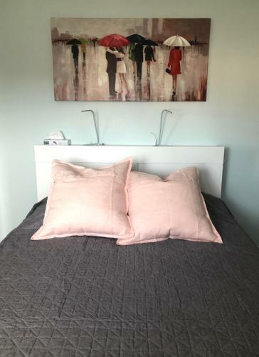 Niine Apartment 12