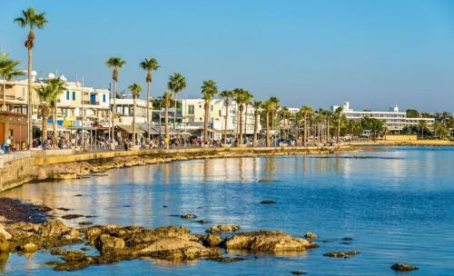 Modern Apartament 2 Rooms In Paphos