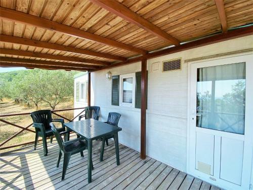 Beautiful Bungalow In Capraia E Limite With Shared Pool
