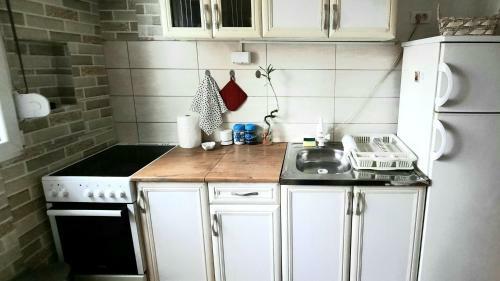 Cozy, Charming One Bedroom Apartment