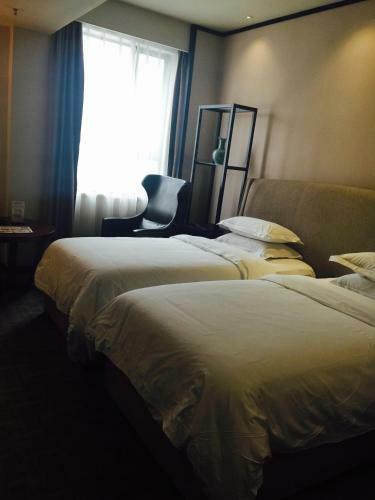 Wuhan Haiting Longan Hotel