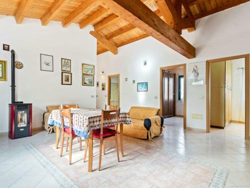 Rustic Villa In Santa Giusta With Garden