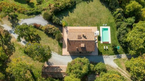 Villa Casale Del Castagneto 8