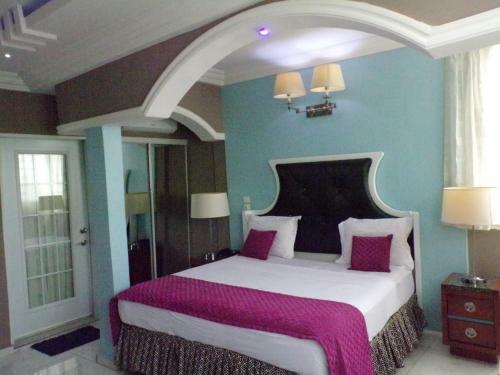 Le Montr�al Hotel