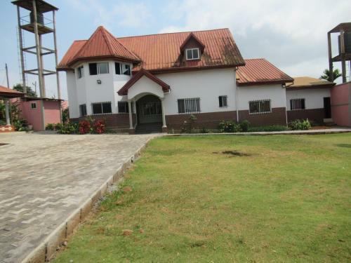 Villa � Odza Borne 12 A�roport A 10min