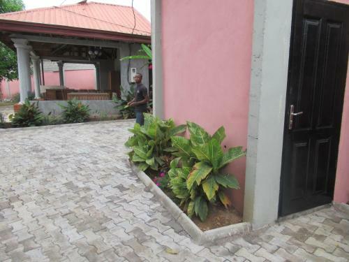 Villa � Odza Borne 12 A�roport A 10min