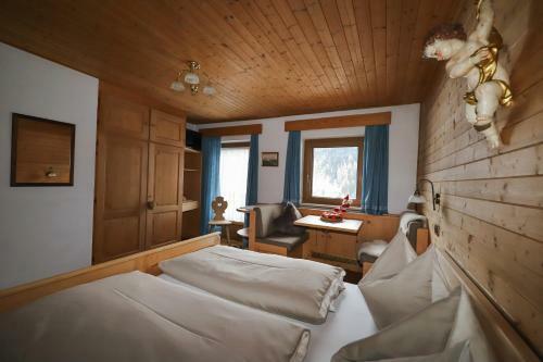 Hotel Garn� Cir
