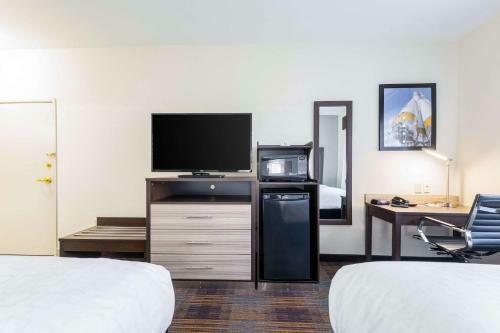 Hotel Baymont Inn & Suites - Madison