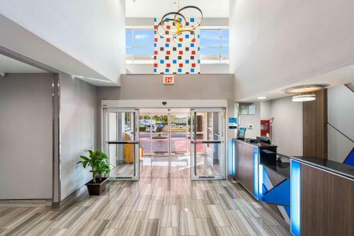 Hotel Baymont Inn & Suites - Madison