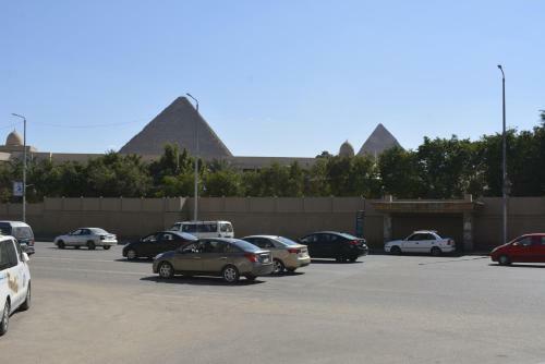 Pyramids Garden Motel