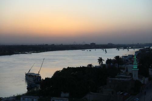 Apartamento Maadi, Direct Nile River View From All Rooms