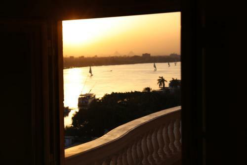 Apartamento Maadi, Direct Nile River View From All Rooms