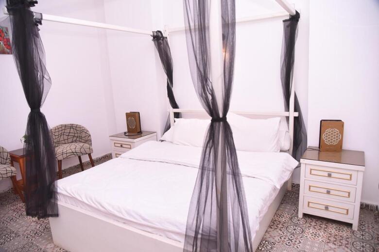 Hostal Arabian Nights Pyramids Guesthouse