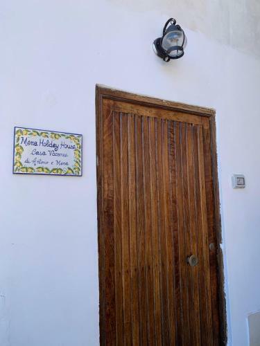 Mena Holiday House