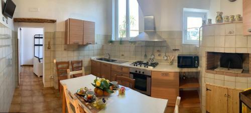 Mena Holiday House
