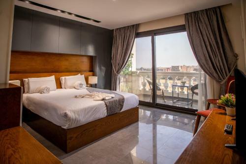 New Pyramids Eyes Hotel