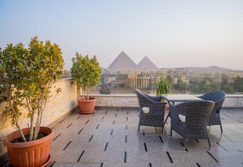 New Pyramids Eyes Hotel