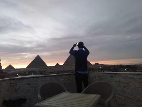 Bed & Breakfast Pyramids Stone