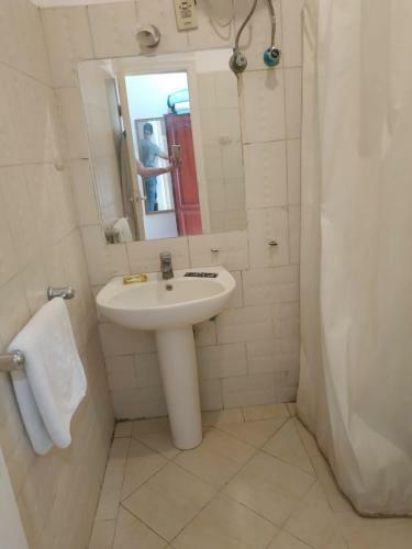 Hostal Midtown Hotel