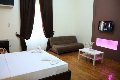 Kmt Hostel
