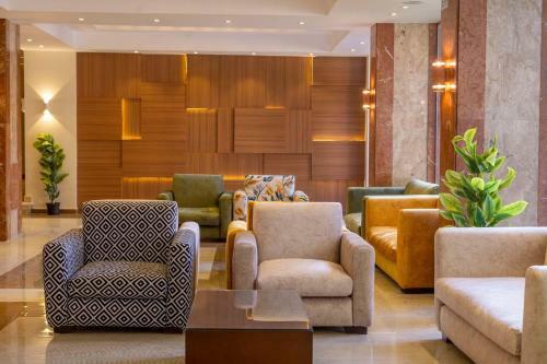 Nine Pyramids View Hotel