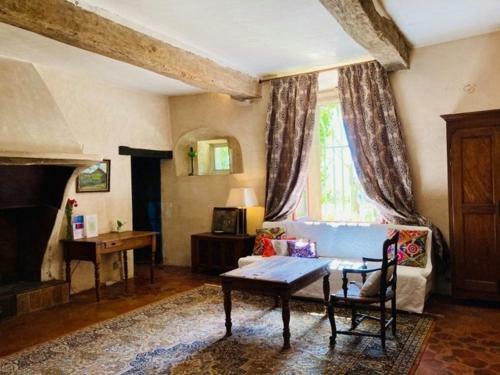 Location Prestige 400 M2 Dans Ch�teau En Provence
